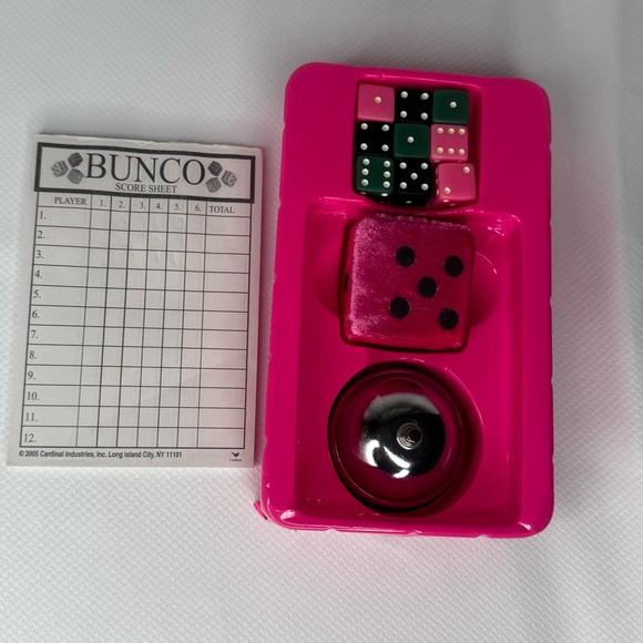 Bunco Deluxe  Dice Game  2-12 Players  Ages 7+ - Picture 3 of 5